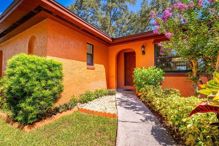 Property Photo: 625 Mockingbird Lane FL 32714