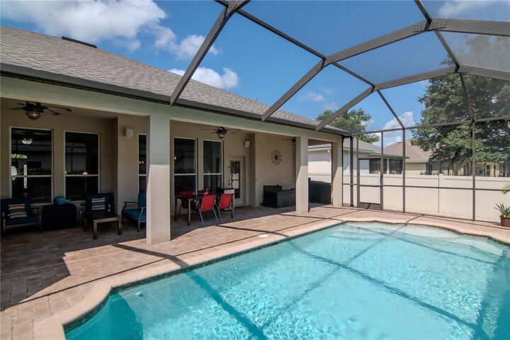 Property Photo:  7204 Derwent Glen Circle  FL 34637