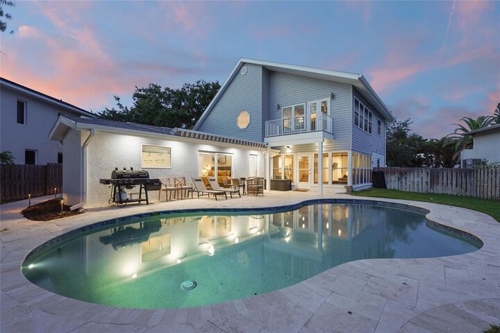 Property Photo: 430 Island Circle FL 34242