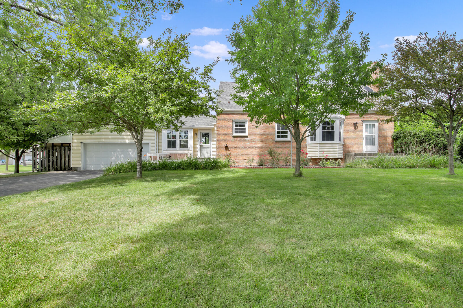 Property Photo: 4100 W Edgerton Rd WI 53221