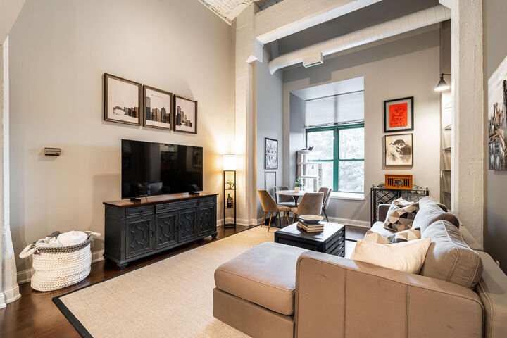 270 E Highland Ave 234  Milwaukee WI 53202 photo