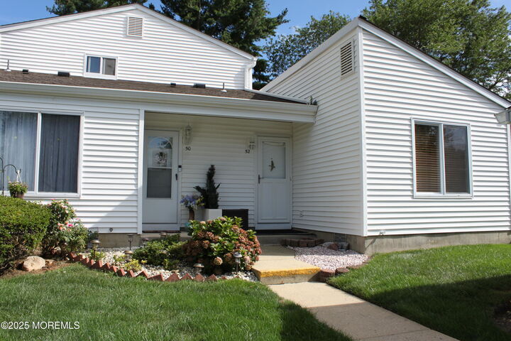 52 Greenwood Drive  Freehold NJ 07728 photo