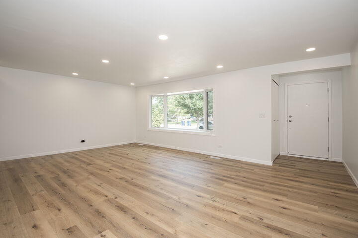 Property Photo:  1313 Hartmann Drive  IL 60193 