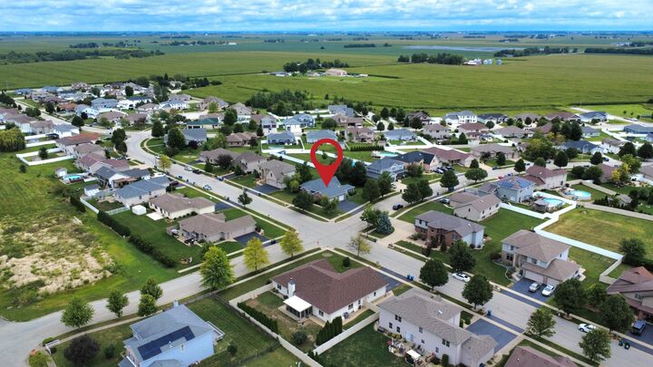 Property Photo:  1900 Claire Drive  IL 60914 
