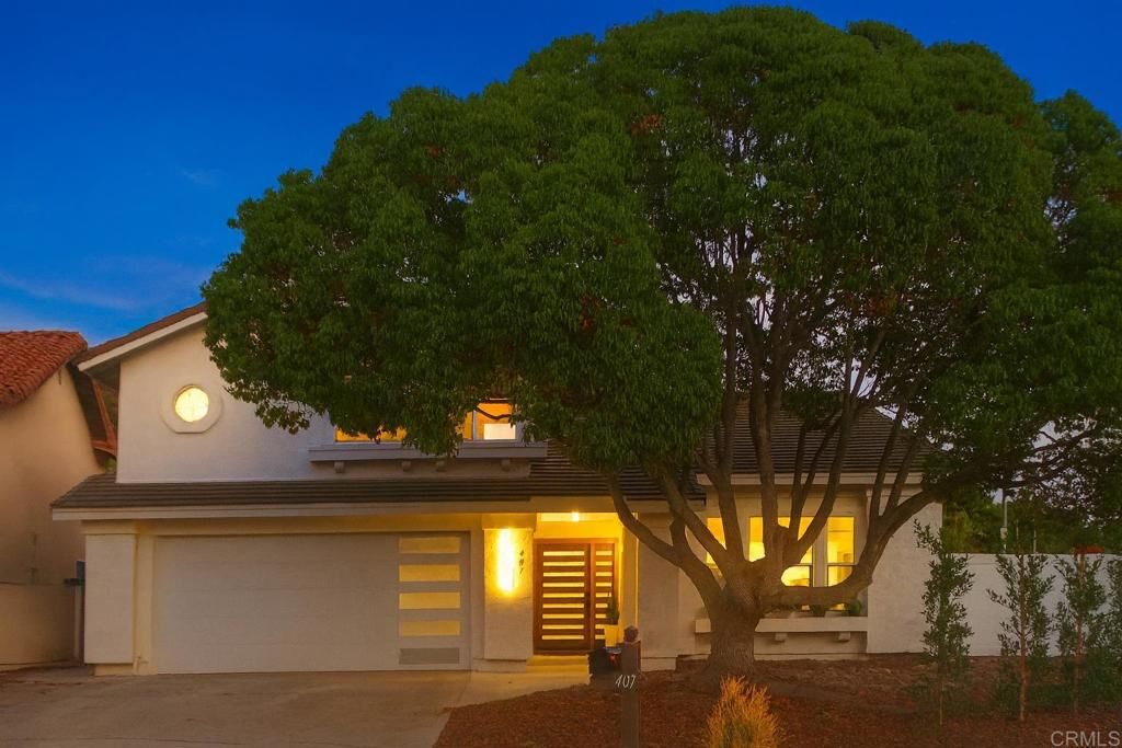 Property Photo:  407 Via Ultimo  CA 92024 