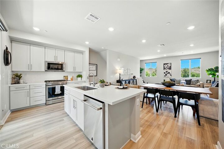 Property Photo:  1425 W Sunrise Lane  CA 90732 