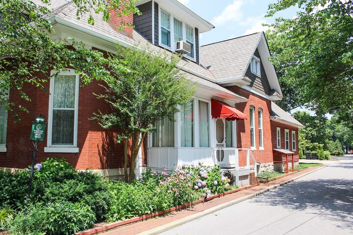 Property Photo:  1019 E Main St  TN 37130 