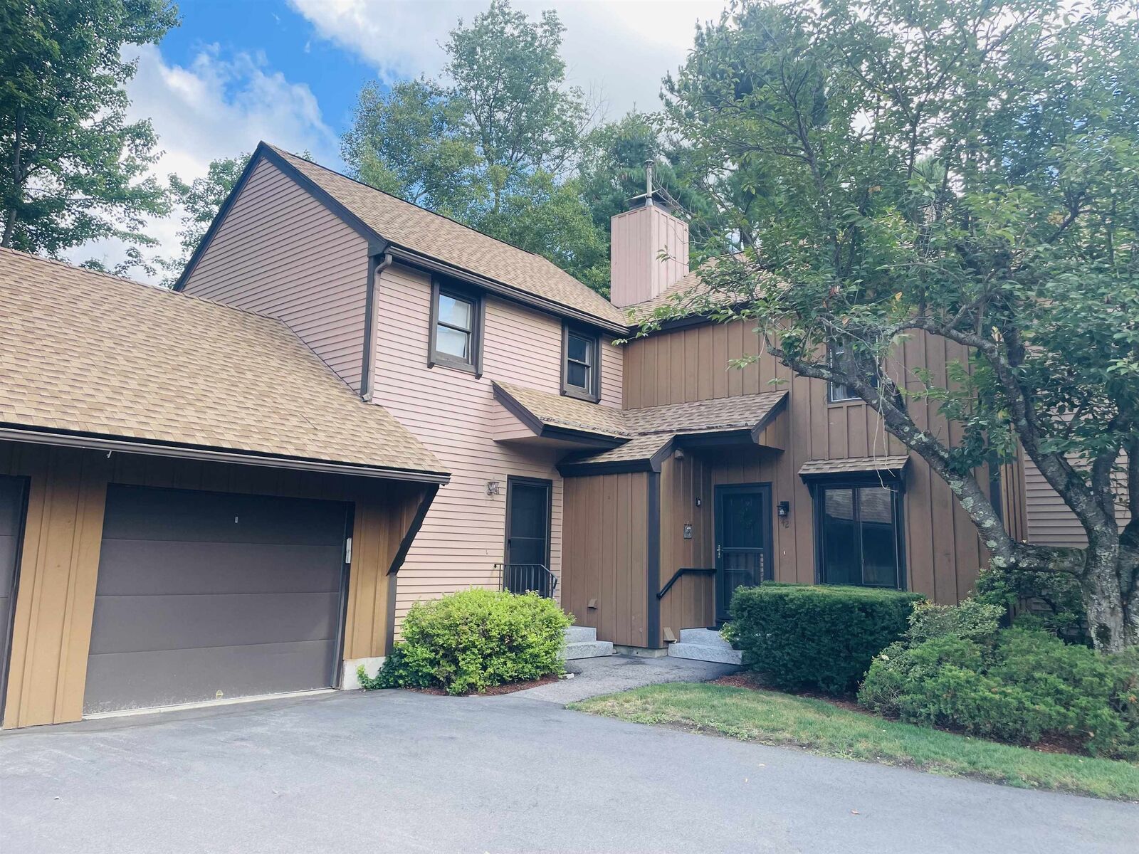 Property Photo: 42 Quarry Circle NH 03055