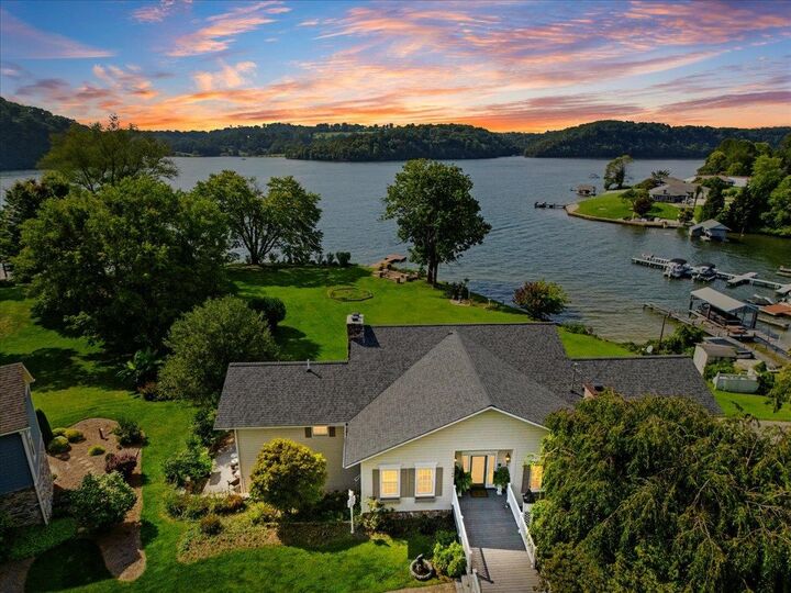 6760 Circle Drive  Radford VA 24141 photo