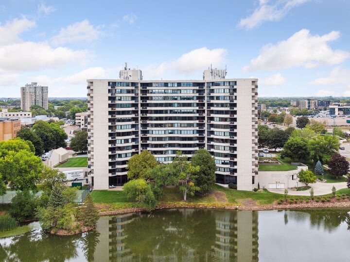Property Photo: 6566 France Avenue S 208 MN 55435