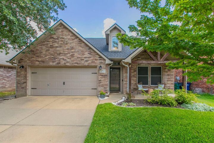 Property Photo: 1630 Hillside Drive TX 75165