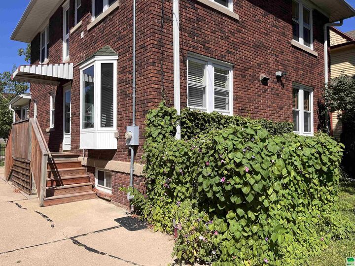 Property Photo: 1710 Douglas St IA 51105