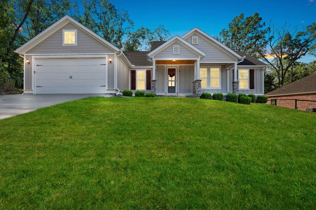 Property Photo: 5 Coverack Lane AR 72714