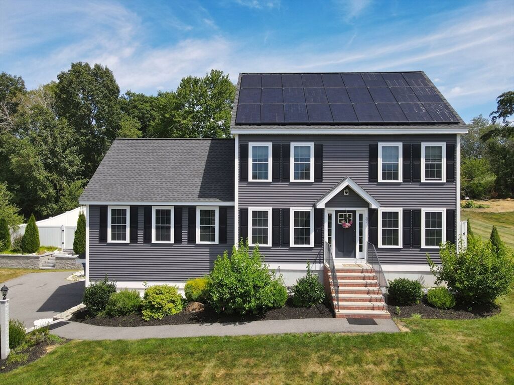 Property Photo:  37 Saddle Rd  MA 01826 