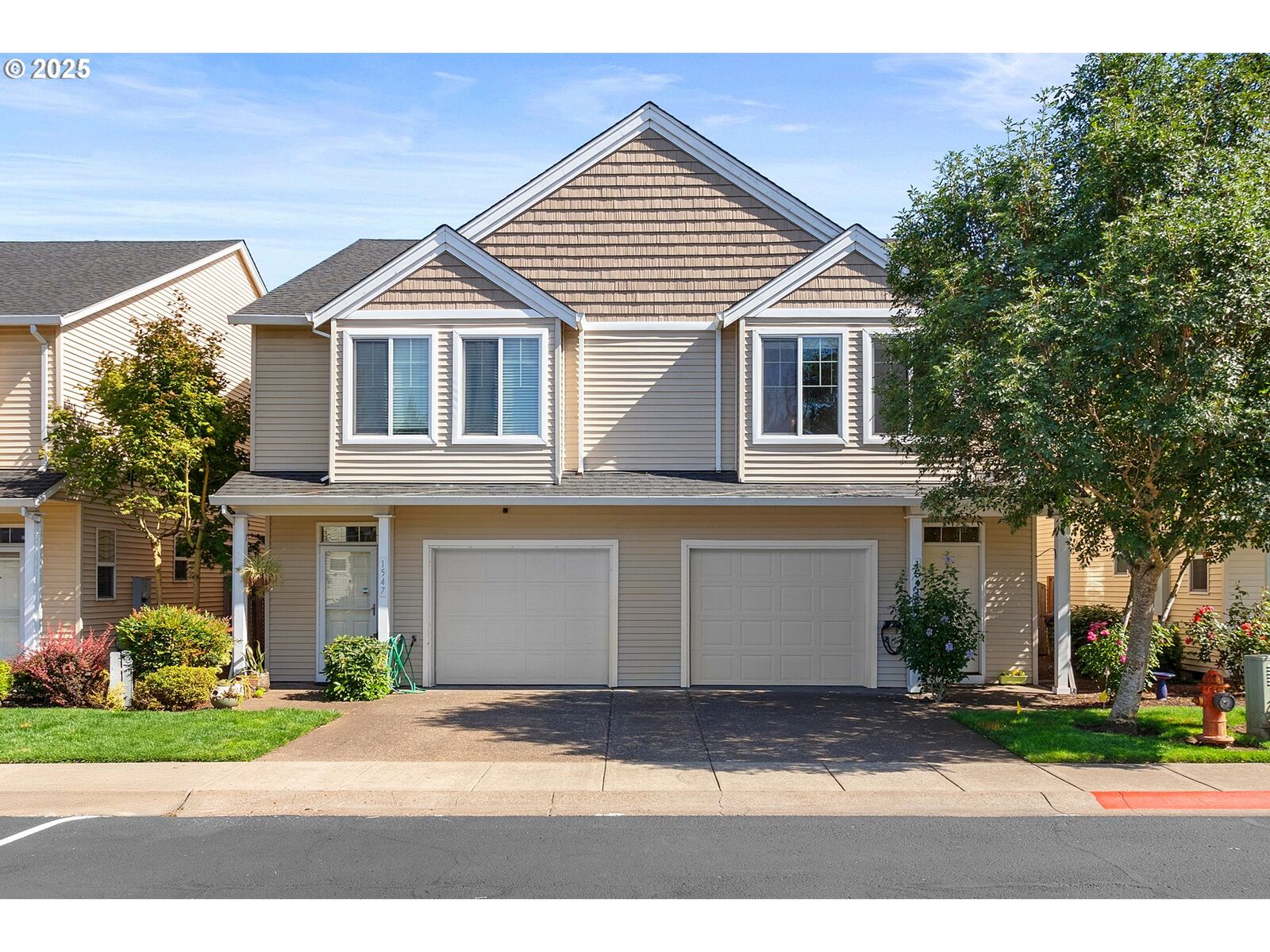 Property Photo:  1541 NE 10th Pl  OR 97013 