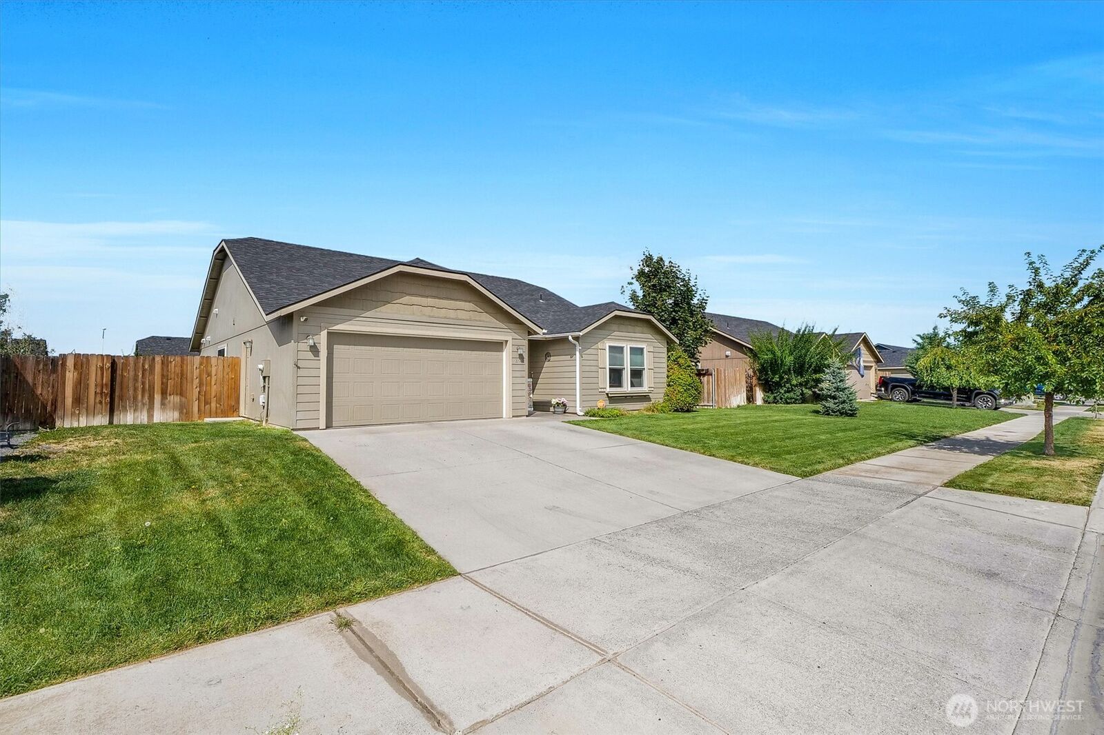 Property Photo:  814 S Blessing Street  WA 98837 
