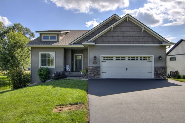 1923 Saint Andrews Drive  Altoona WI 54720 photo