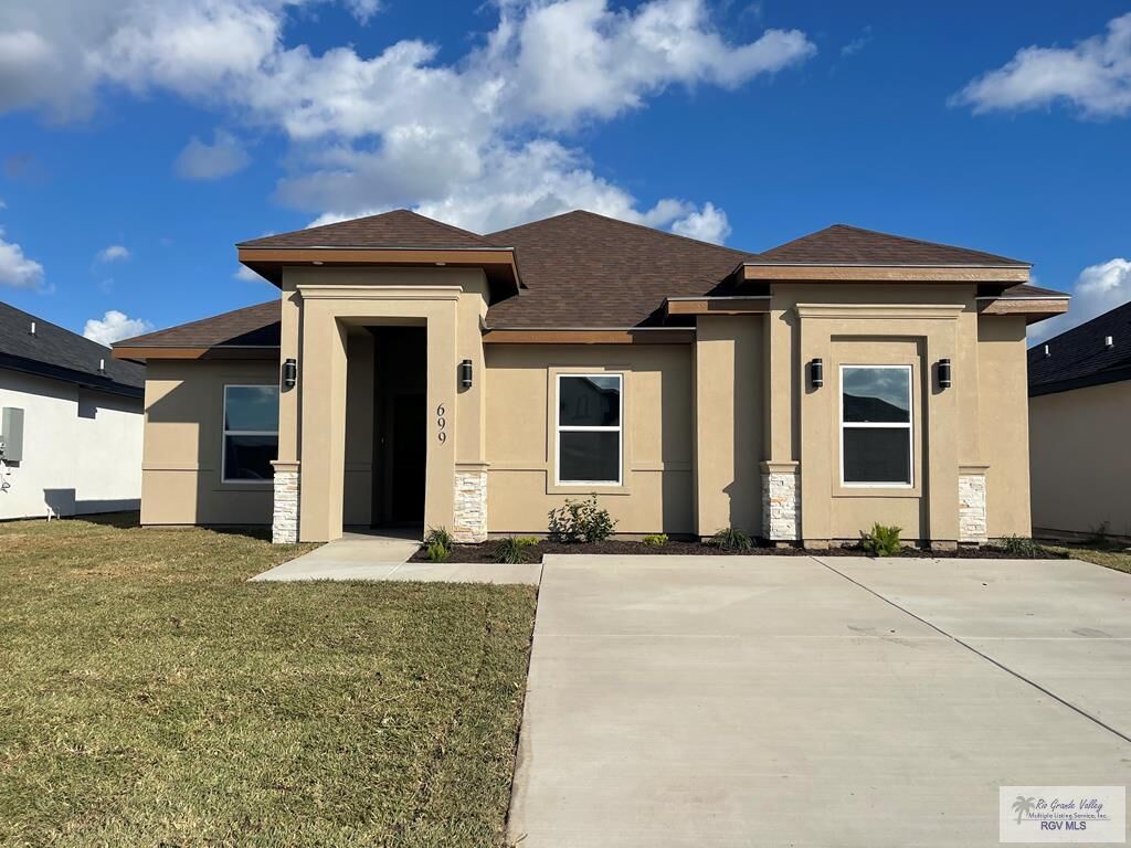 Property Photo: 699 Foster Ln TX 78521