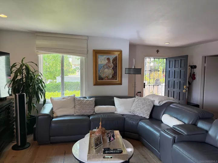 8490 Via Sonoma 7  La Jolla CA 92037 photo