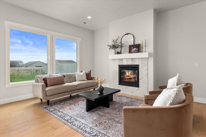 Property Photo:  2021 W Walker Ave  WA 99208 