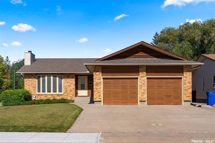 Photo de la propriété:  2102 Hanover Crescent E  SK S4V 0Z6 
