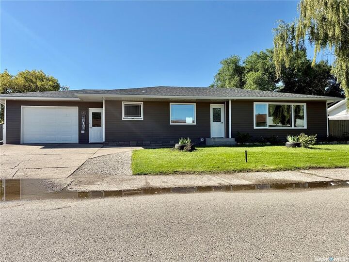 Property Photo: 51 King Crescent SK S0K 2A0