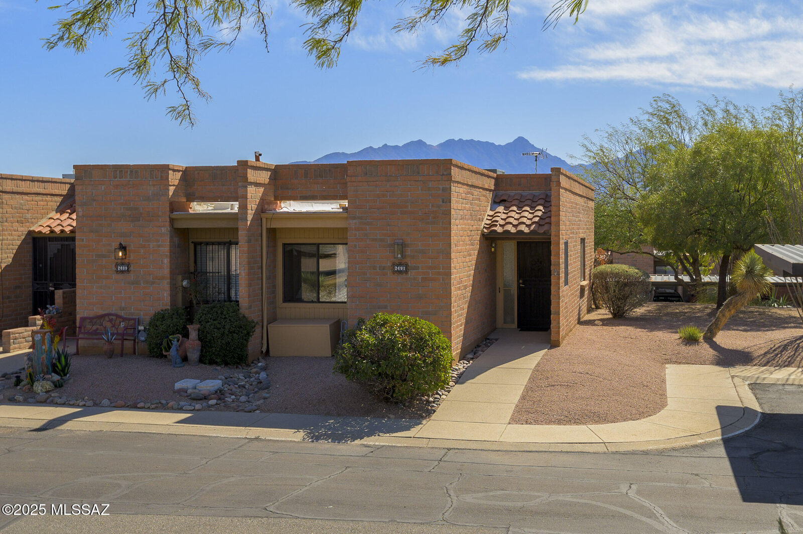 Property Photo: 2491 S Calle Del Dante AZ 85622