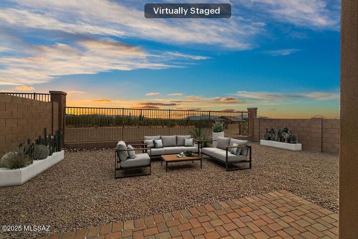 Property Photo: 806 W Calle Calca AZ 85629