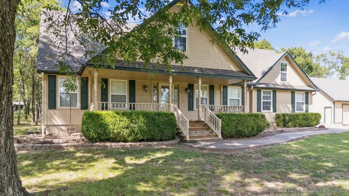 Property Photo:  32965 E 740 Road  OK 74467 