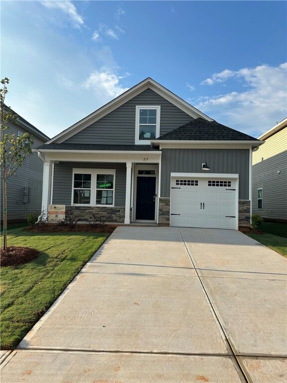 Property Photo: 215 Brown Circle SC 29642