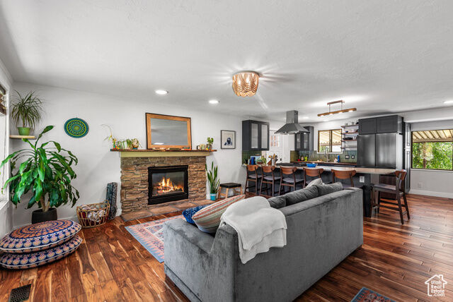 Property Photo: 10478 S Buddlea Dr E UT 84094