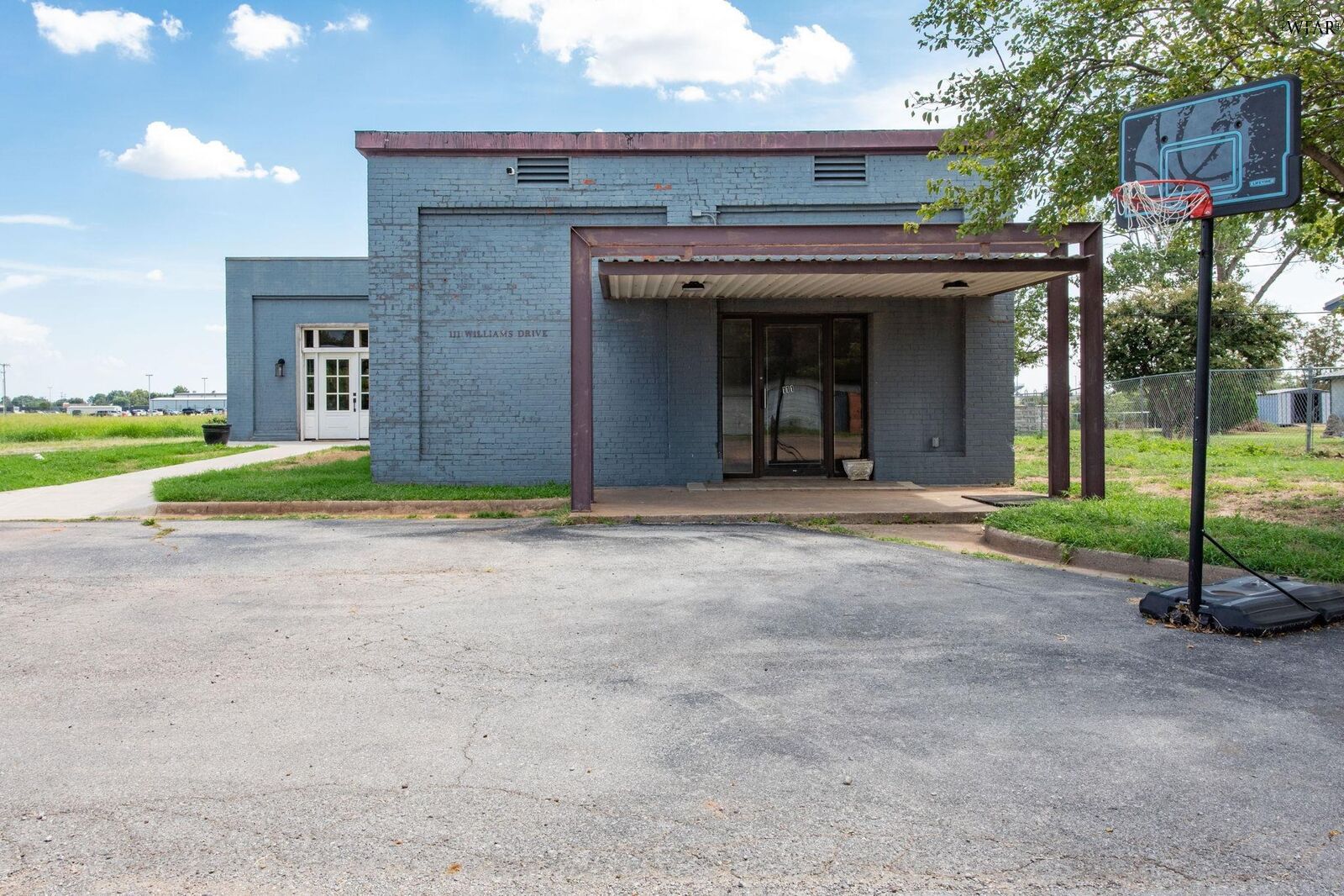 Property Photo: 111 W Williams Drive TX 76354