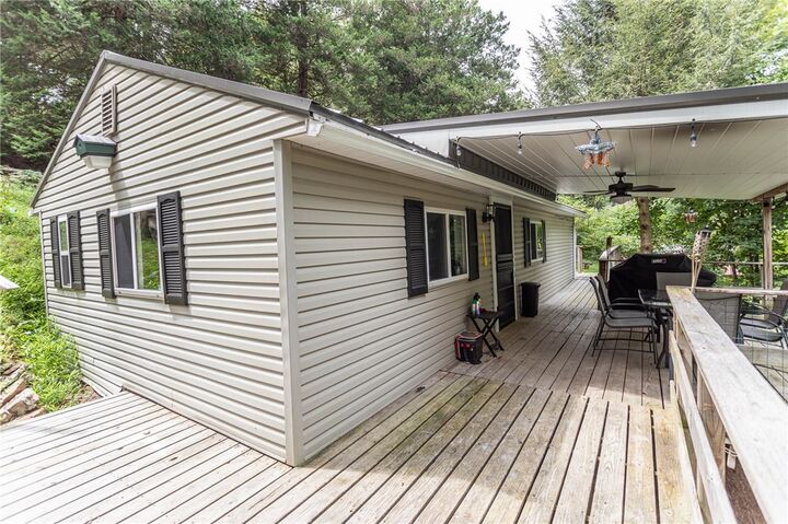 Property Photo:  390 Tub Run Rd  PA 15424 