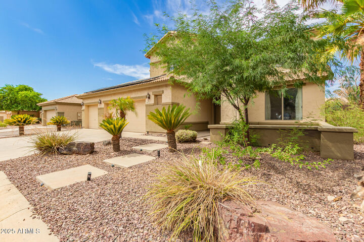 Property Photo:  250 E Hillside Street  AZ 85201