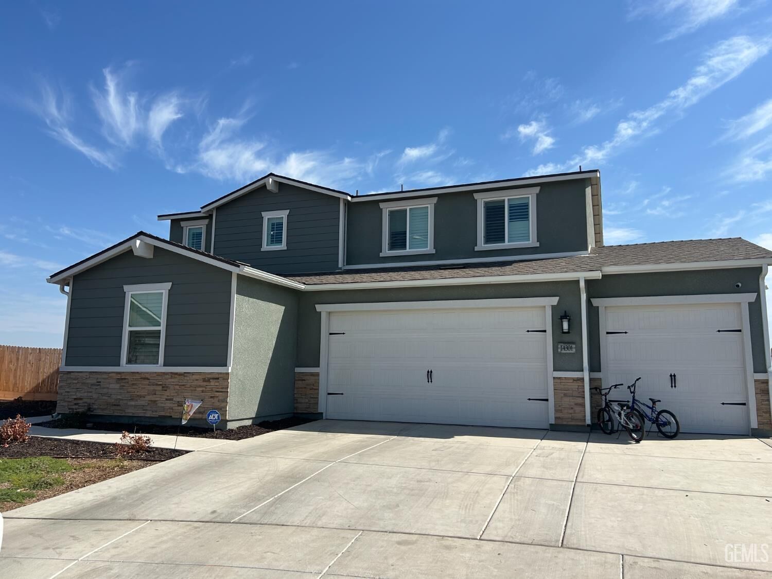 Property Photo: 14301 Shady Tree Court CA 93314