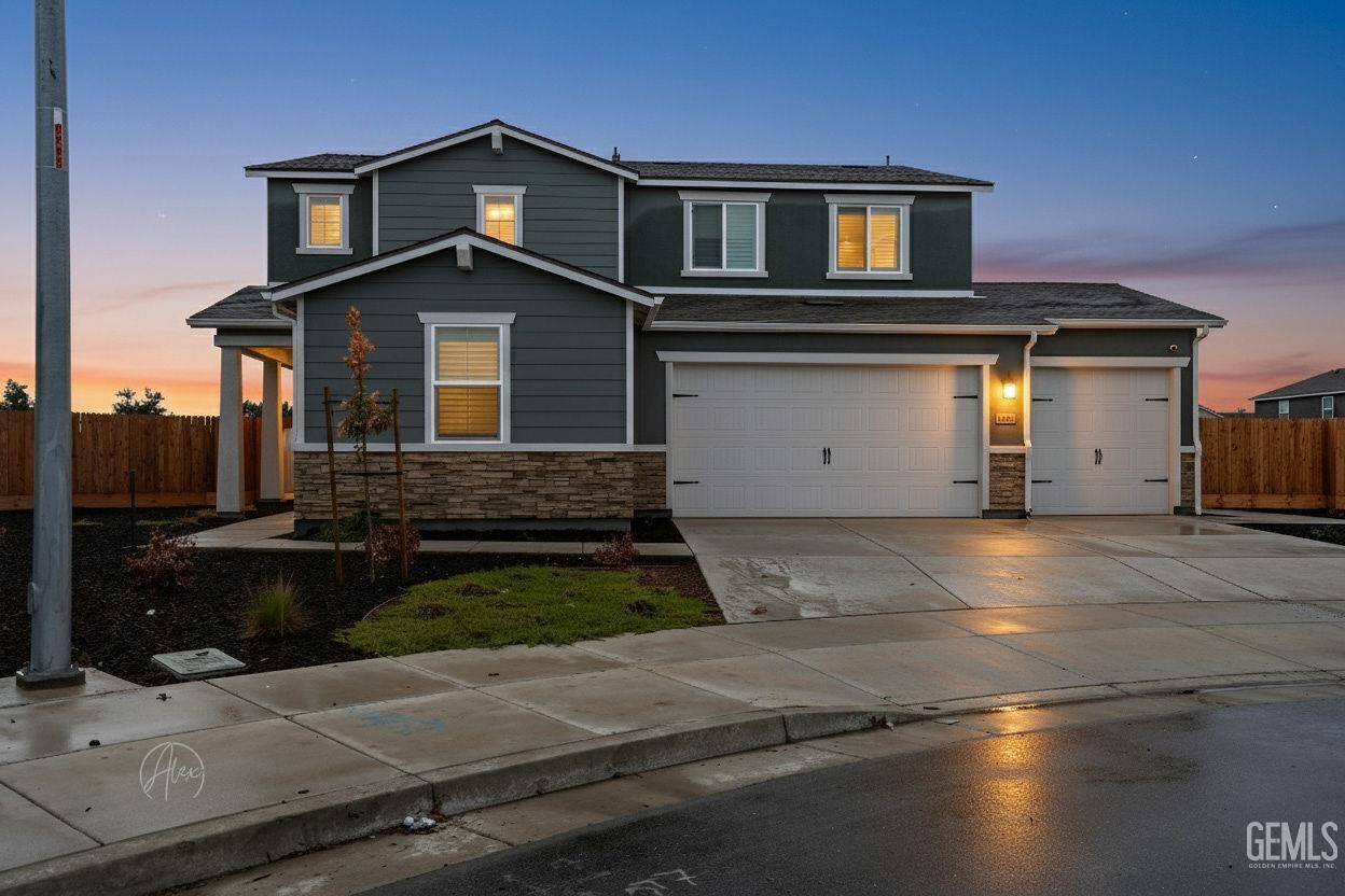 Property Photo: 14301 Shady Tree Court CA 93314