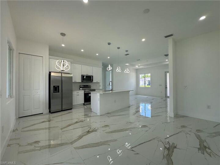 Property Photo: 3124 35th St SW FL 33976