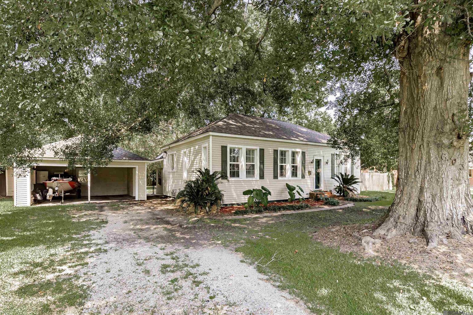 Property Photo: 603 Westend LA 70760