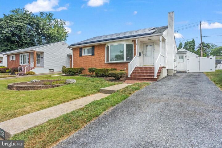 Property Photo: 1156 Kingsley Road PA 17011