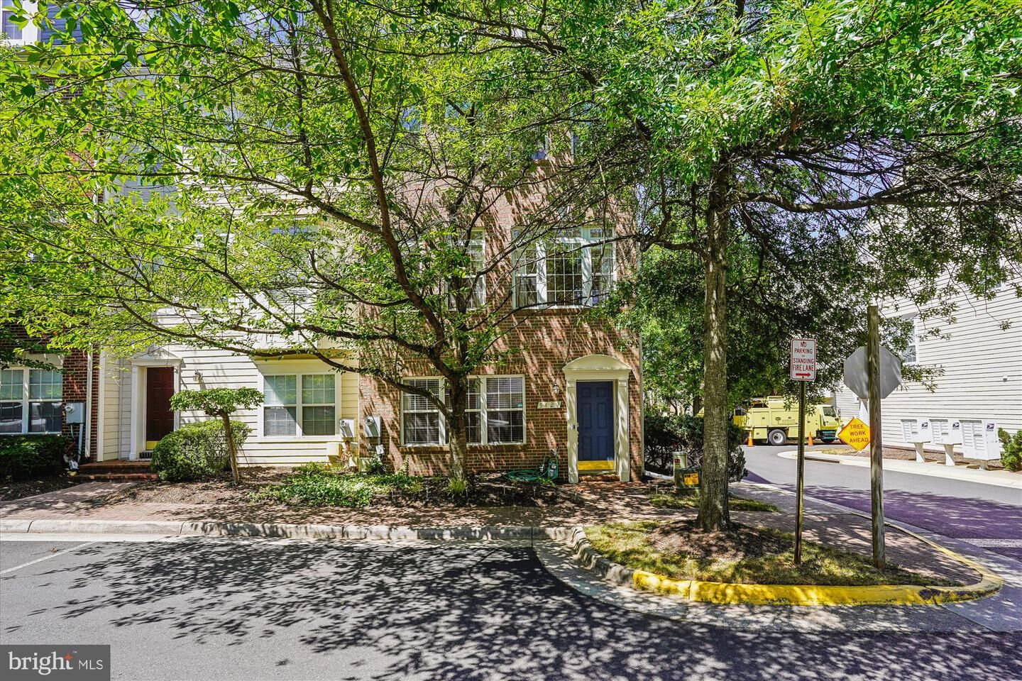 Property Photo: 5427 Cheyenne Knoll Place VA 22312