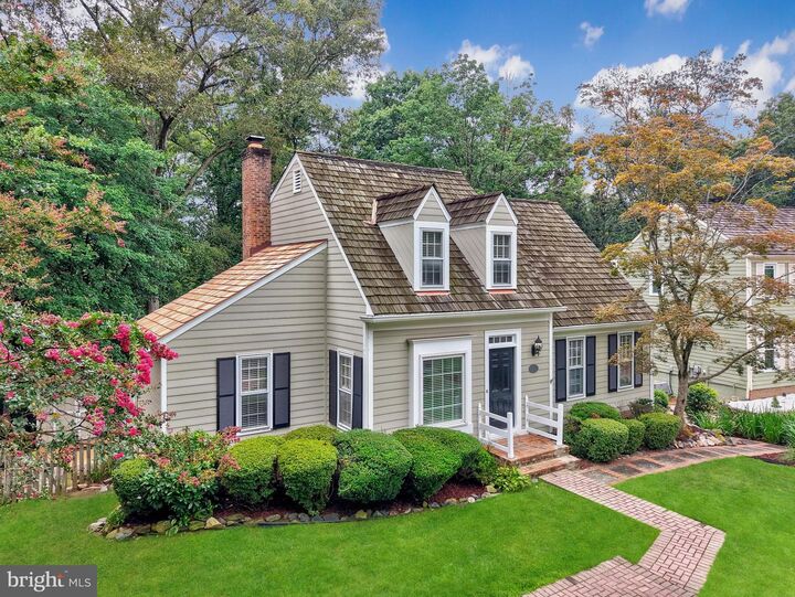 Property Photo: 11990 Farrabow Lane VA 22192