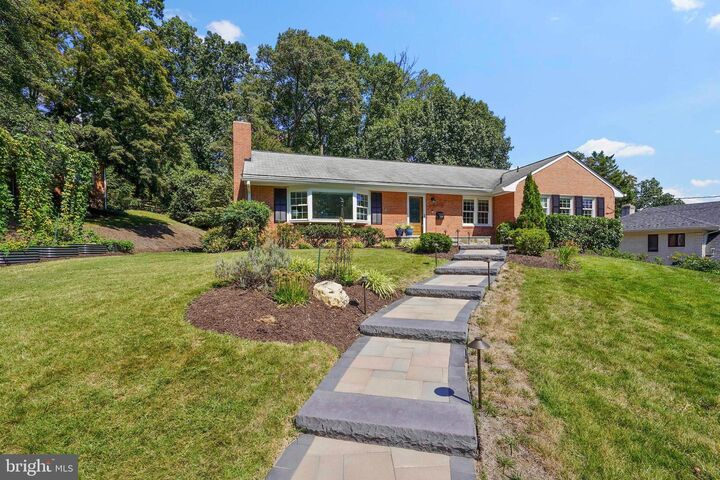 1208 Huntly Place  Alexandria VA 22307 photo