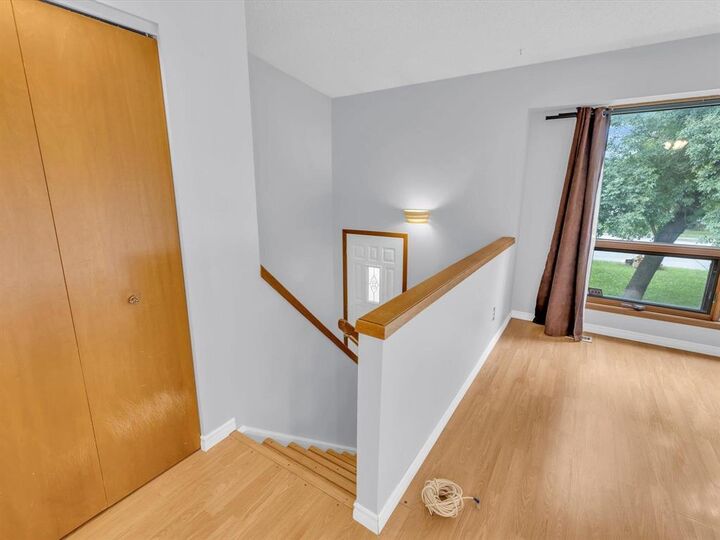 Property Photo: 940 Kildare Avenue East MB R2C 5B7