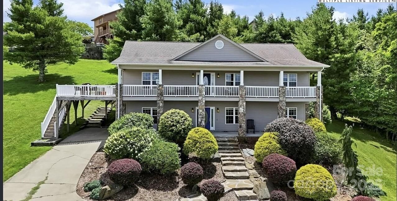 Property Photo: 122 Degas Drive NC 28605