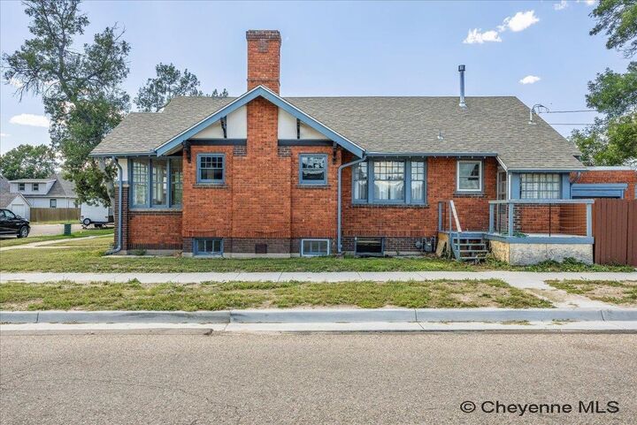 Property Photo:  122 E 27th St  WY 82001 