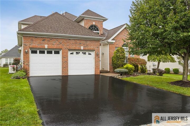 Property Photo: 17 Nottingham Court NJ 08831