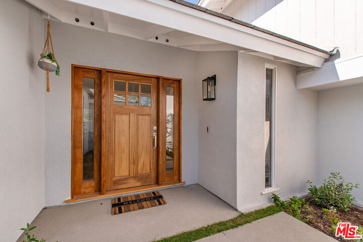 Property Photo: 4551 Wolsey Ct CA 91361