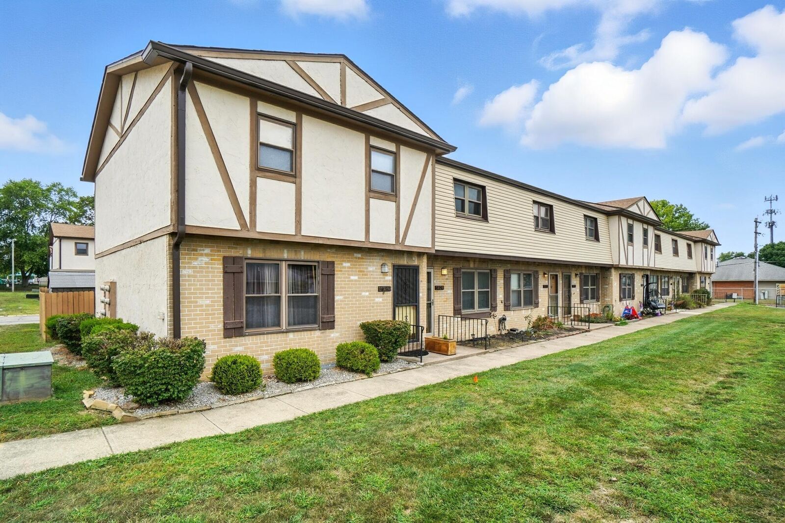 Property Photo:  3828 Queen Anne Place  OH 43123 