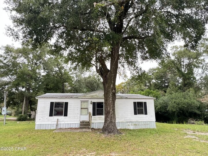 Property Photo: 2780 Jefferson Street FL 32463
