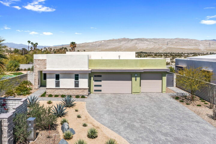 Property Photo: 2 Iridium Way CA 92270